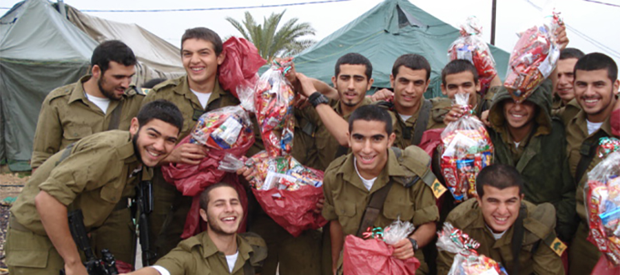 TIKVAT AM YISRAEL ALSO PROVIDED GIFT PACKS FOR IDF SOLDIERS